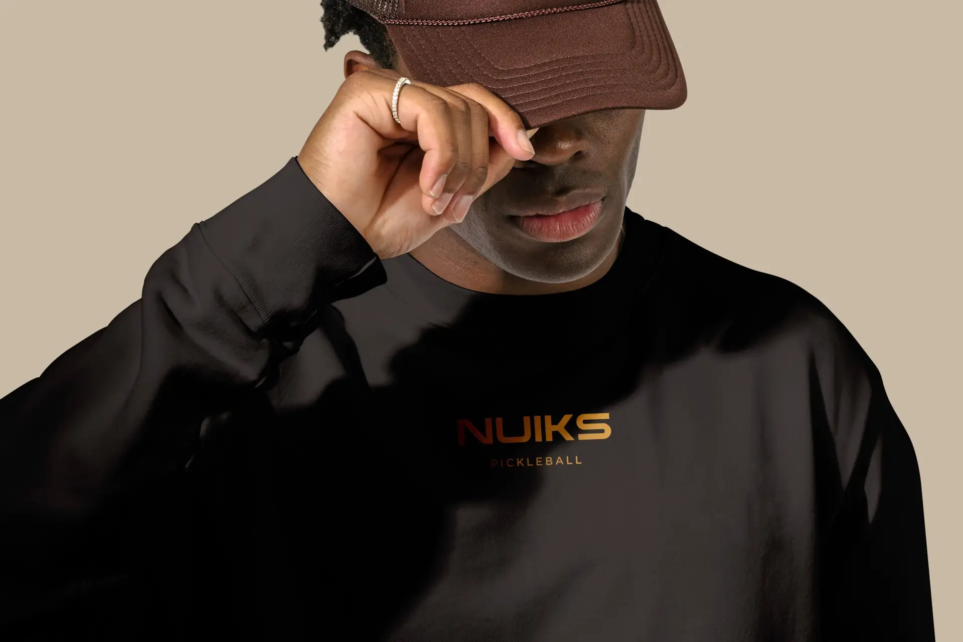 Free-Zoom-Sweatshirt-Mockup